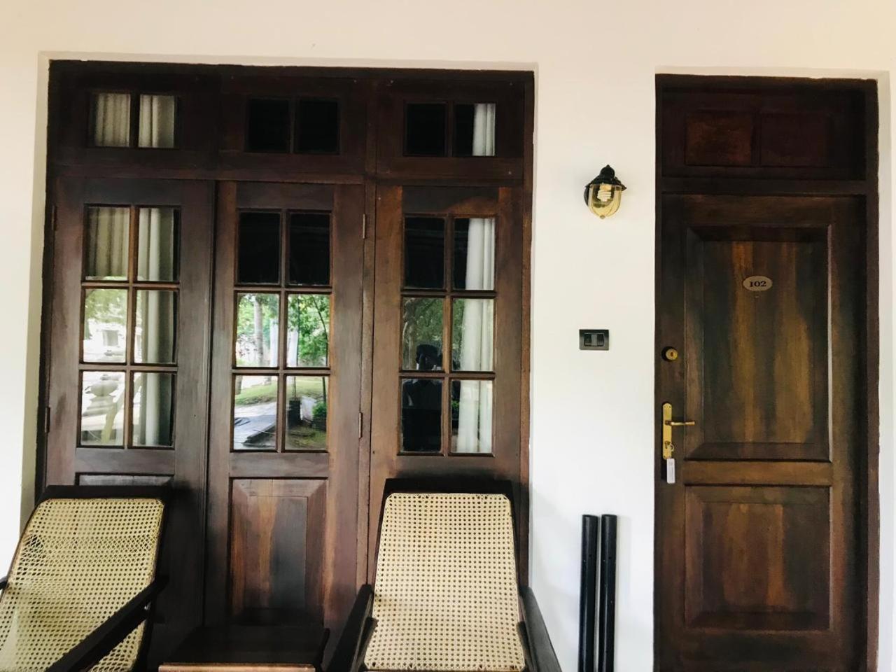 אנוראדפורה Palm Garden Village Hotel מראה חיצוני תמונה
