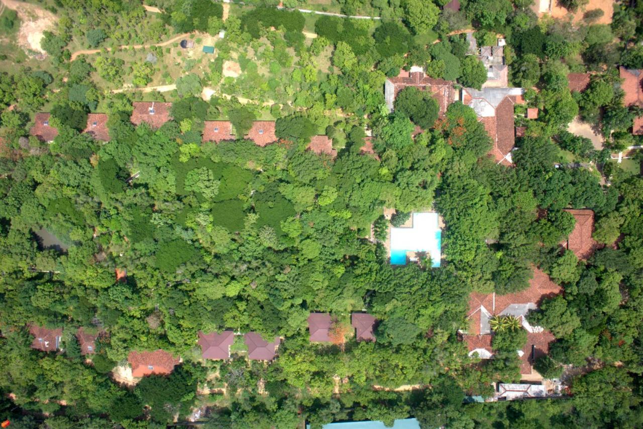 אנוראדפורה Palm Garden Village Hotel מראה חיצוני תמונה