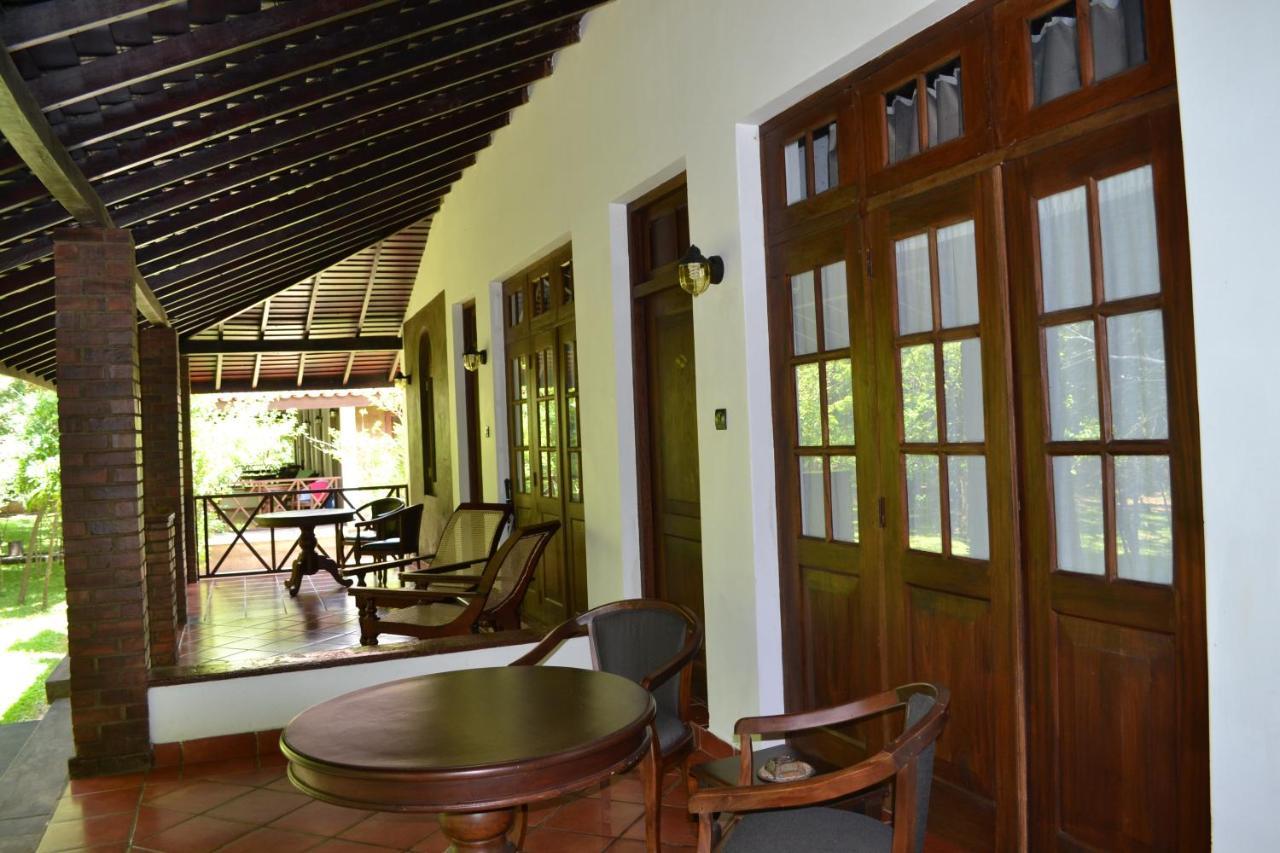 אנוראדפורה Palm Garden Village Hotel מראה חיצוני תמונה